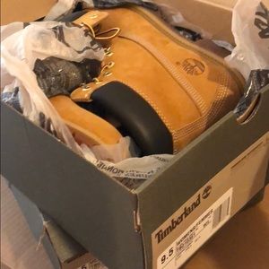 Women Timberlands 9.5